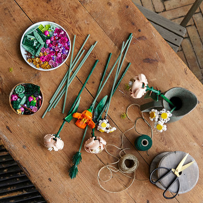 LEGO Colectia Botanica 10280 — Buchet de flori – imagine 2