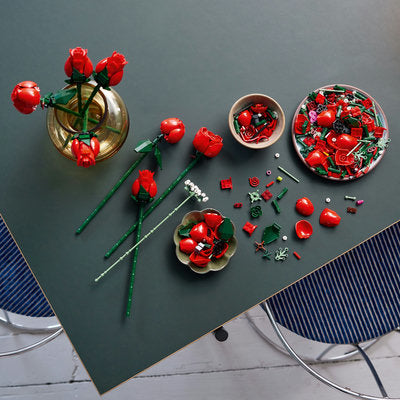 LEGO Colectia Botanica 10328 — Buchet de trandafiri – imagine 2