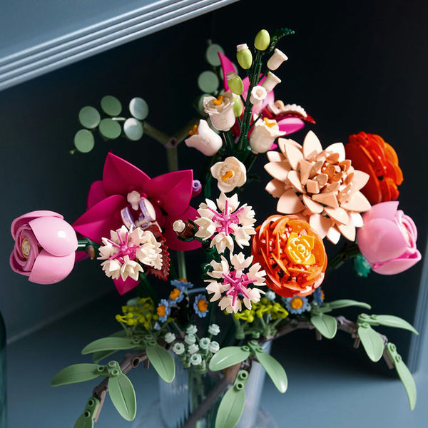 LEGO Colectia Botanica 10342 — Buchet de flori roz – imagine 5