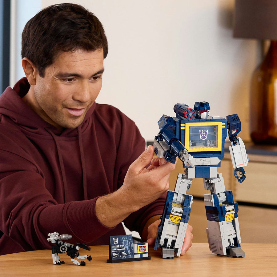 LEGO Icons (Creator Expert) 10358 — Transformers: Soundwave – imagine 4