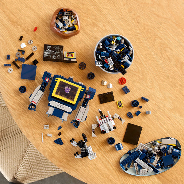 LEGO Icons (Creator Expert) 10358 — Transformers: Soundwave – imagine 6