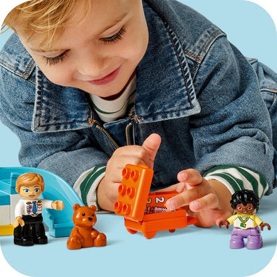 LEGO DUPLO 10443 — Prima oară la aeroport – imagine 9