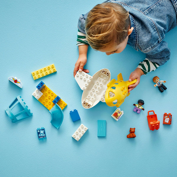 LEGO DUPLO 10443 — Prima oară la aeroport – imagine 4