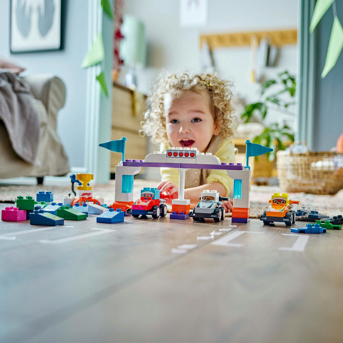 LEGO DUPLO 10445 — Echipa F1: Masini și piloti de curse – imagine 7