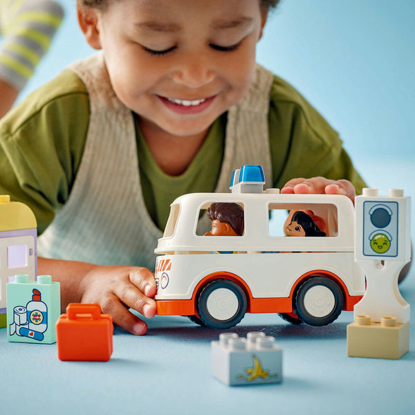 LEGO DUPLO 10447 — Ambulanta și sofer – imagine 5
