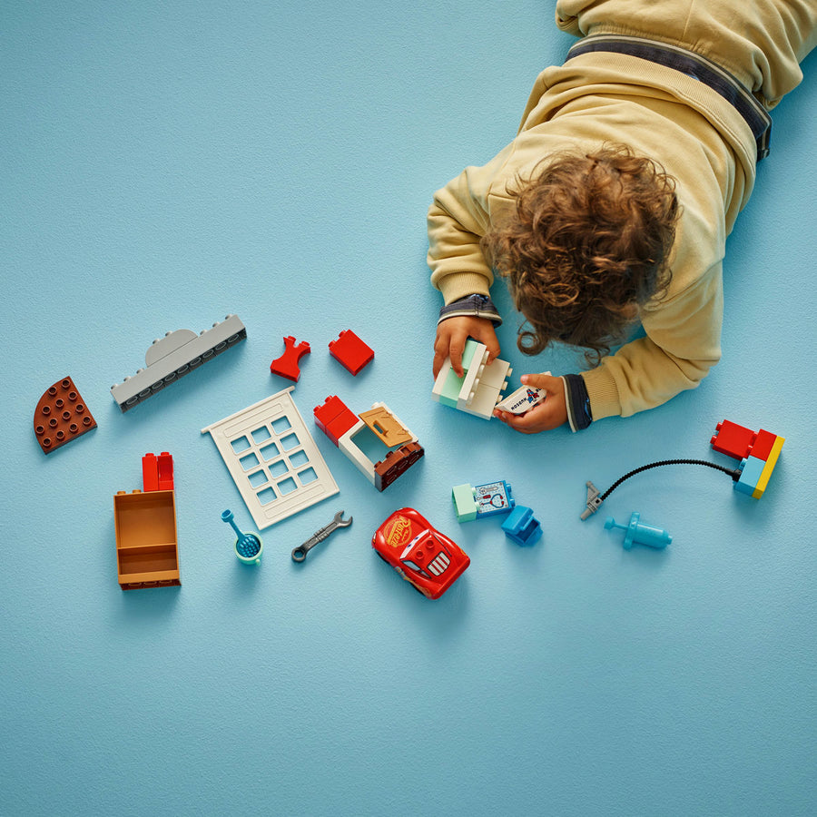 LEGO DUPLO 10456 — Vizita lui McQueen la garajul lui Doc – imagine 4