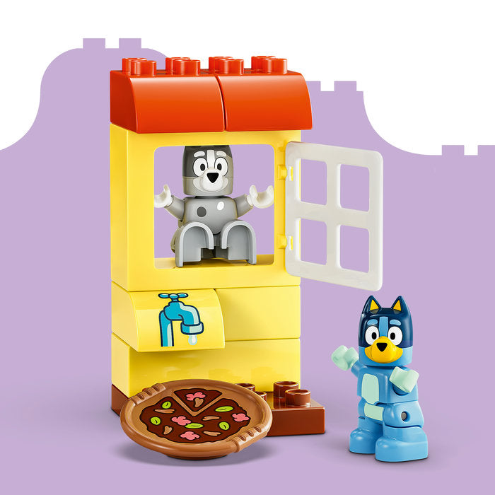 LEGO DUPLO 10469 — Muffin și Blue, fetele care aduc pizza – imagine 8