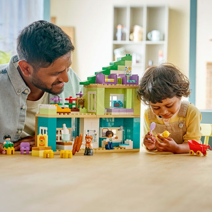 LEGO DUPLO 10470 — Casă modernă de familie 3 în 1, cu figurine – imagine 8