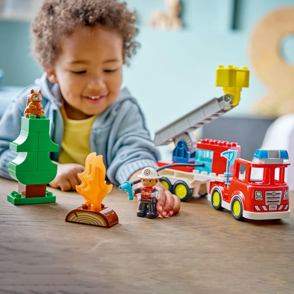 LEGO DUPLO 10473 — Camion de pompieri cu furtun și pompier – imagine 7