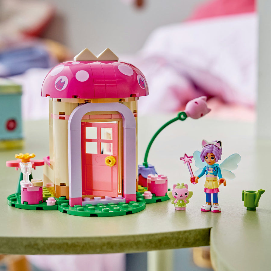 LEGO Gabby s Dollhouse 11212 — Căsuța din grădină a Miau-Zânei