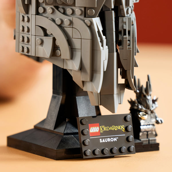 LEGO Icons (Creator Expert) 11373 — Stăpânul inelelor: Casca lui Sauron – imagine 7