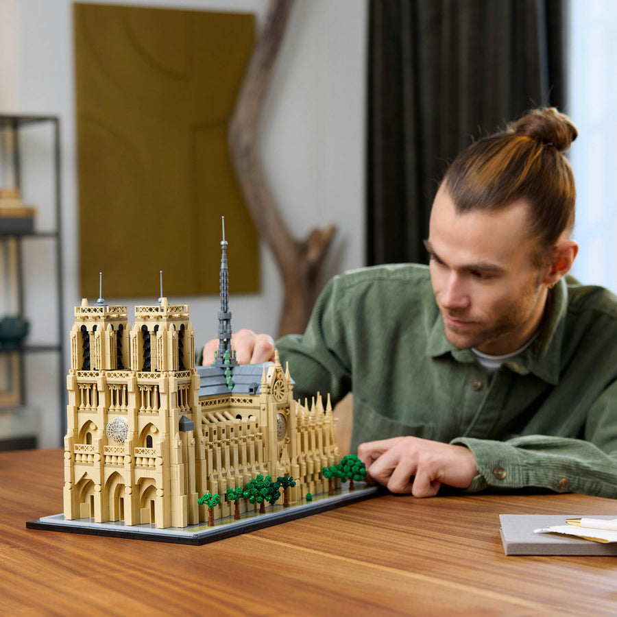 LEGO Architecture 21061 — Notre-Dame de Paris – imagine 5