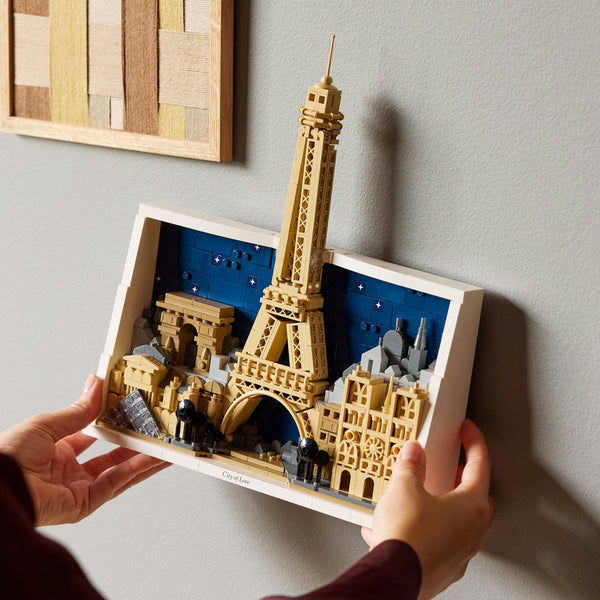 LEGO Architecture 21064 — Orașul iubirii – imagine 6
