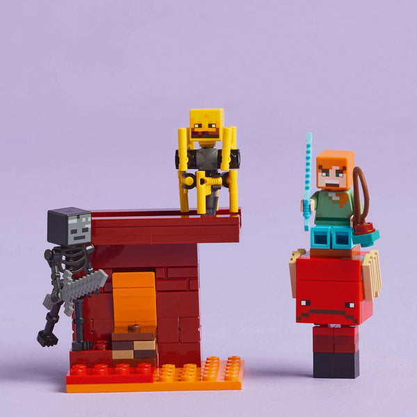 LEGO Minecraft 21266 — Batalie deasupra lavei în Nether – imagine 7