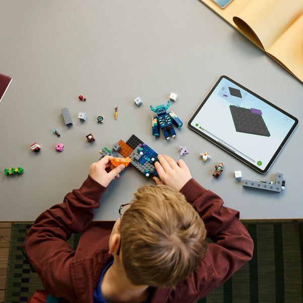 LEGO Minecraft 21274 — Întâlnirea cu Temnicerul – imagine 4