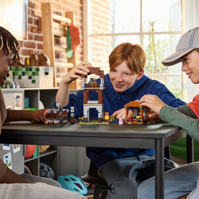 LEGO Minecraft 21278 — Avanpostul Jefuitorului și Distrugător – imagine 8