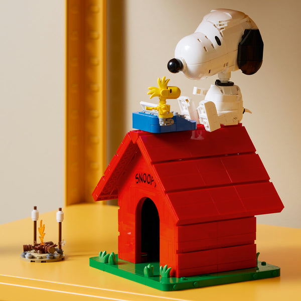 LEGO Ideas 21368 — Peanuts: Căsuța lui Snoopy – imagine 7
