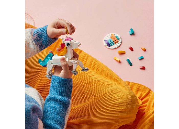 LEGO Creator 31140 — Unicorn magic – imagine 4