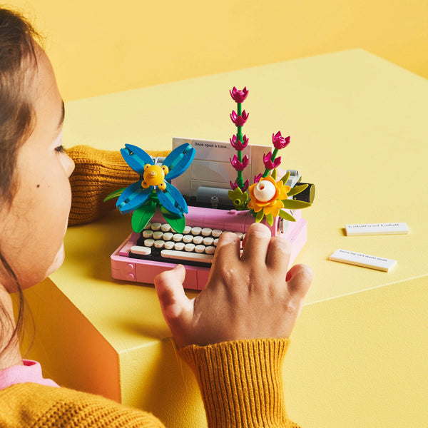 LEGO Creator 31169 — Masina de scris cu flori – imagine 5
