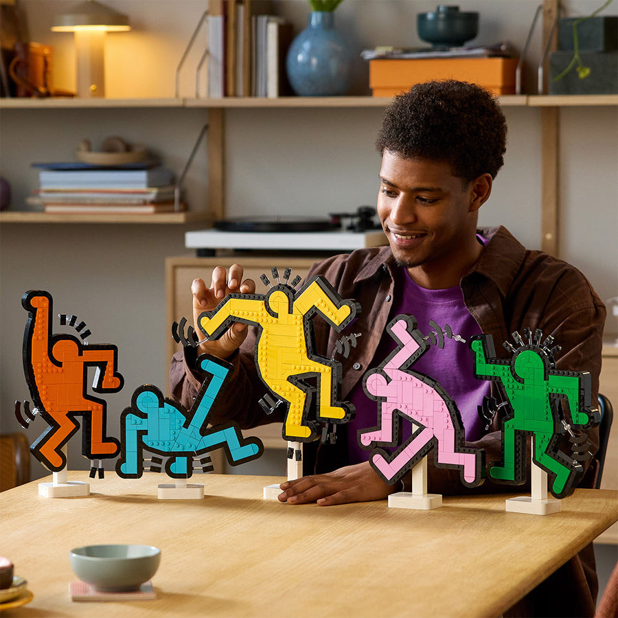 LEGO Art 31216 — Keith Haring – Figurine care danseaza – imagine 4