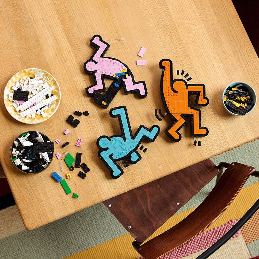 LEGO Art 31216 — Keith Haring – Figurine care danseaza – imagine 5