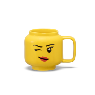Cană mică LEGO din ceramică – Fată care face cu ochiul