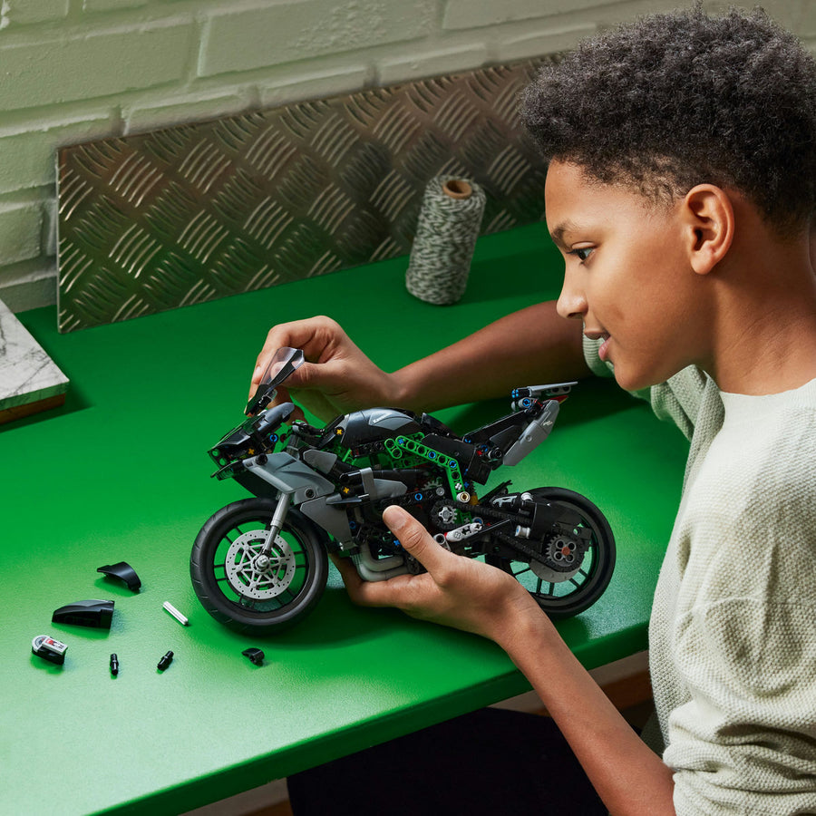 LEGO Technic 42170 — Motocicleta Kawasaki Ninja H2R – imagine 4