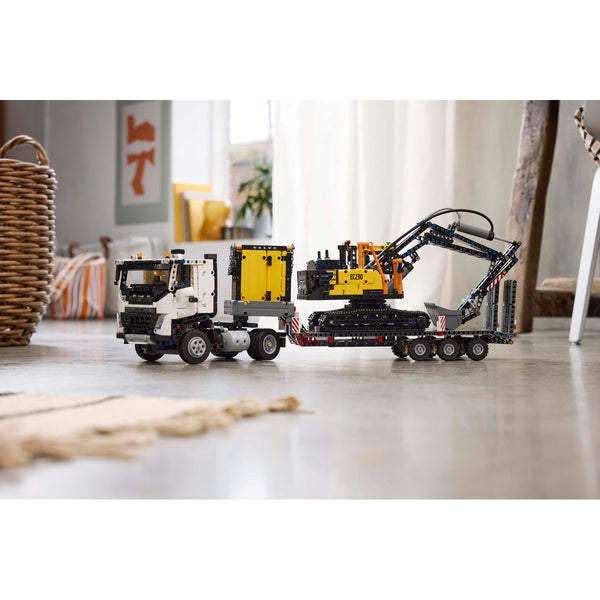 LEGO Technic 42175 — Camionul FMX și excavatorul electric EC230 de la Volvo – imagine 6
