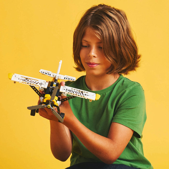 LEGO Technic 42198 — Avion pentru zone greu accesibile – imagine 8