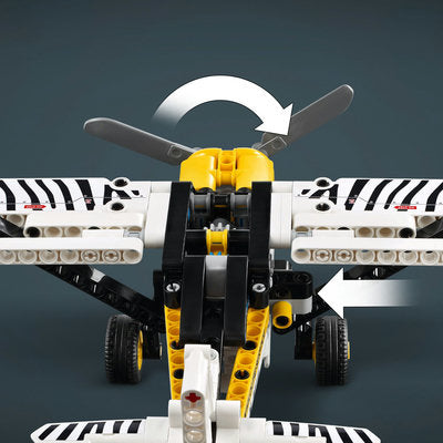 LEGO Technic 42198 — Avion pentru zone greu accesibile – imagine 9