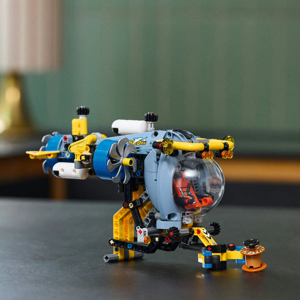 LEGO Technic 42201 — Submarin de cercetare – imagine 6