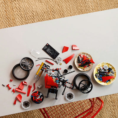 LEGO Technic 42202 — Motocicleta Ducati Panigale V4 S – imagine 9
