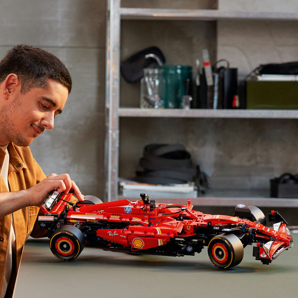 LEGO Technic 42207 — Masina F1 Ferrari SF-24 – imagine 5