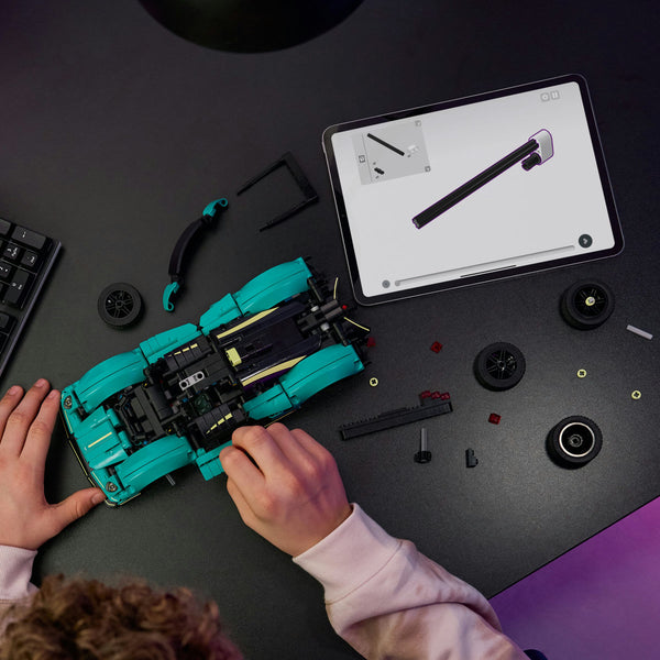 LEGO Technic 42208 — Aston Martin Valkyrie – imagine 4