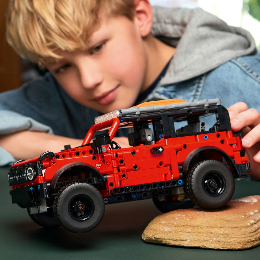 LEGO Technic 42213 — SUV Ford Bronco – imagine 5