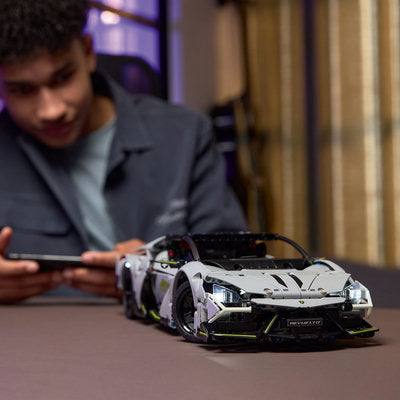 LEGO Technic 42214 — Supermasina sport Lamborghini Revuelto – imagine 9