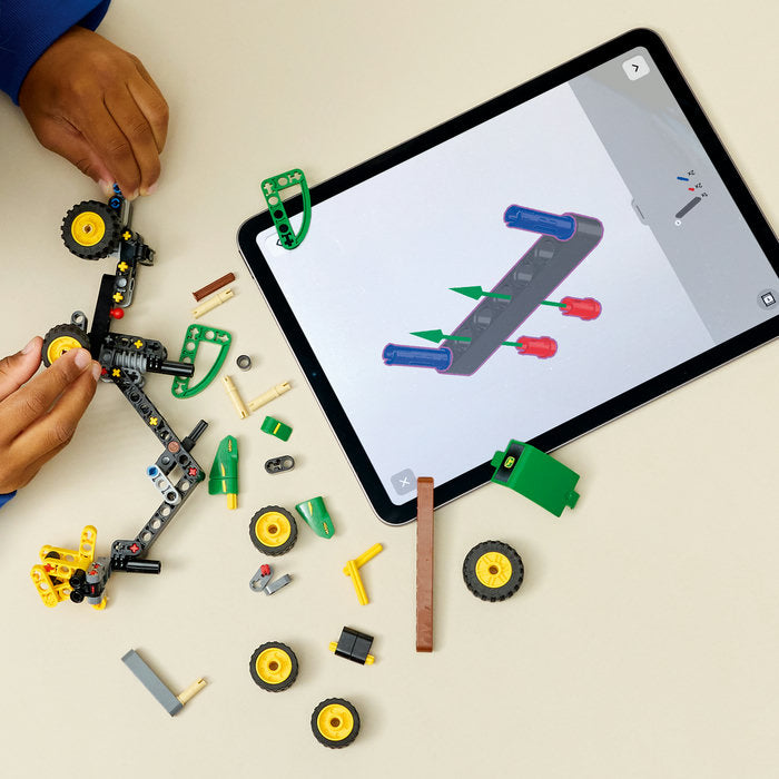LEGO Technic 42218 — Utilaj de tăiat și stivuit copaci John Deere 1470H – imagine 9