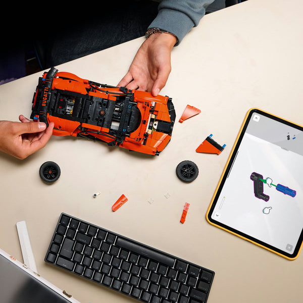 LEGO Technic 42222 — Hipermașina Bugatti Chiron Pur Sport – imagine 7