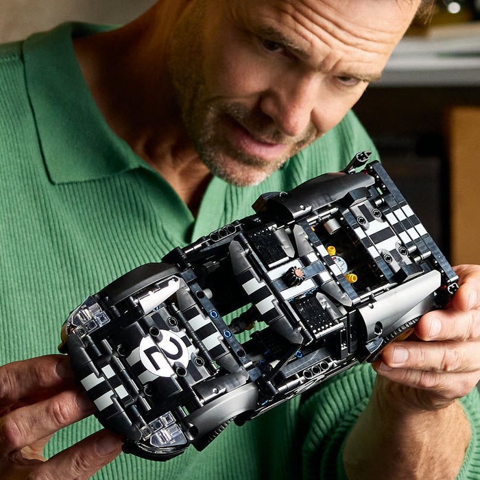 LEGO Technic 42223 — Mașina de curse 1966 Ford GT40 MKII – imagine 8