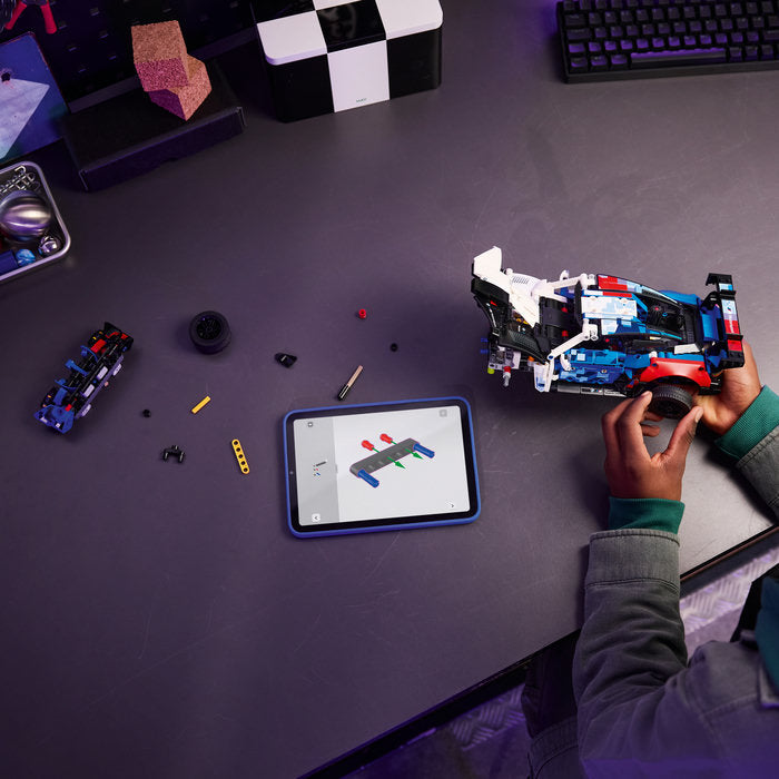LEGO Technic 42226 — Mașina de curse BMW M4 GT3 EVO – imagine 9