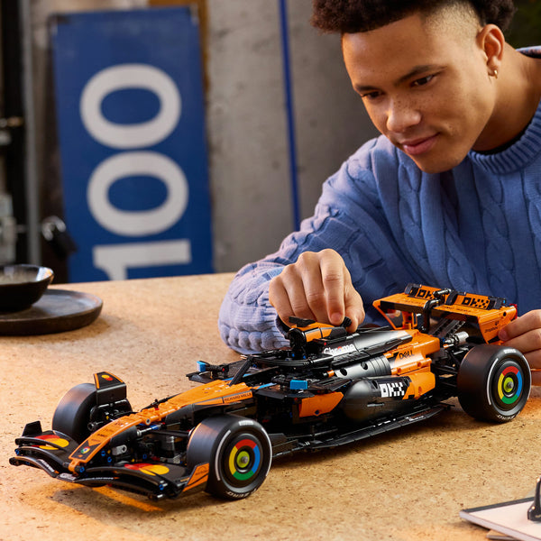 LEGO Technic 42228 — Mașina F1 McLaren MCL39 – imagine 4