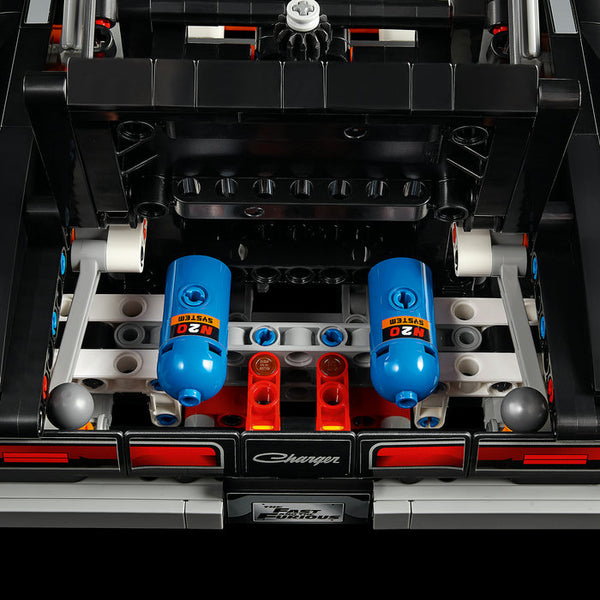 LEGO Technic 42231 — Mașina Dodge Charger R/T din Fast and Furious – imagine 7