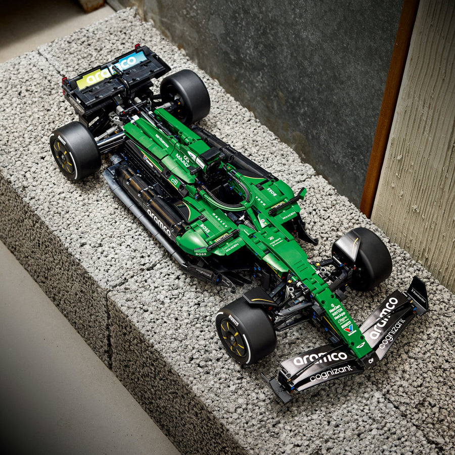 LEGO Technic 42240 — Masina F1 Aston Martin Aramco AMR25 – imagine 6