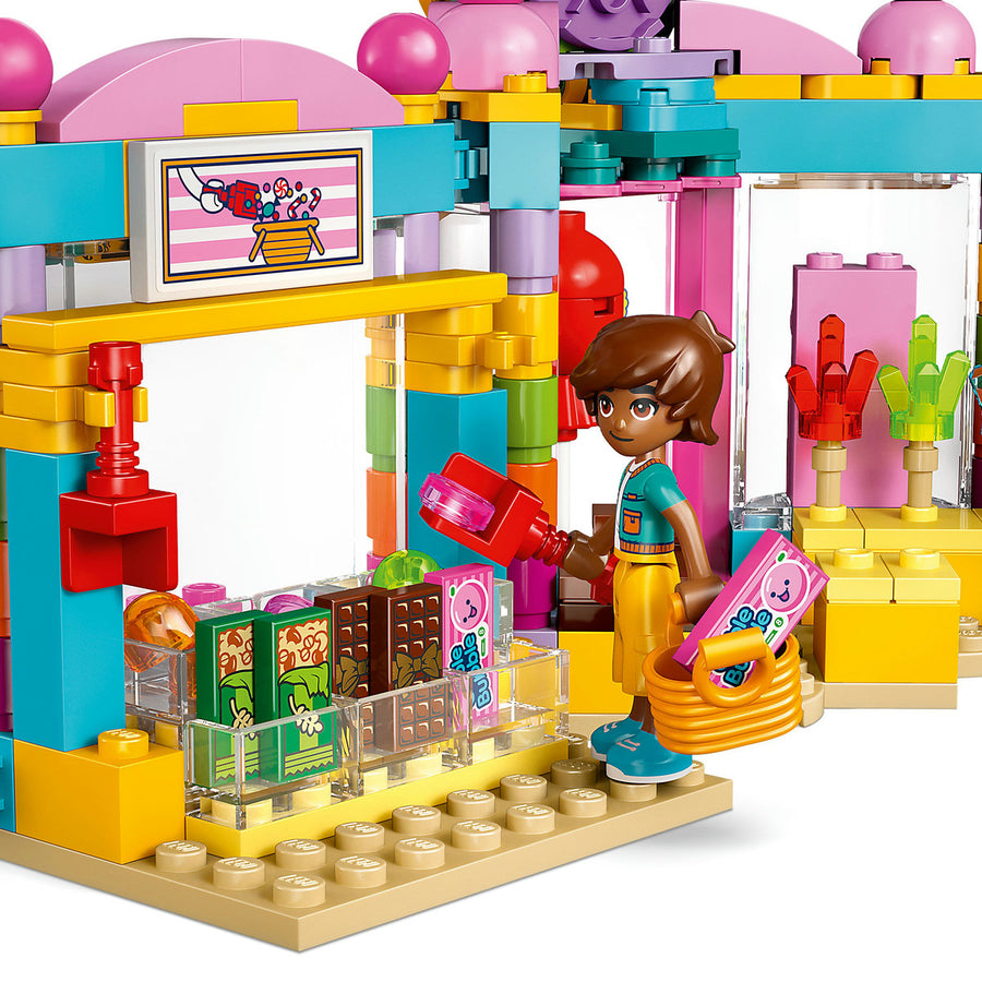 LEGO Friends 42649 — Magazinul de dulciuri din orasul Heartlake – imagine 4