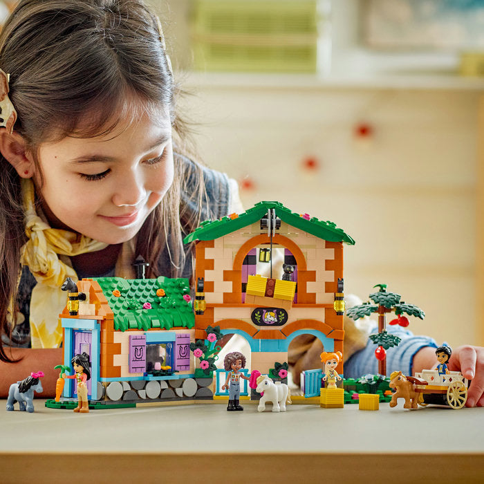 LEGO Friends 42654 — Fermă și grajd pentru ponei – imagine 8