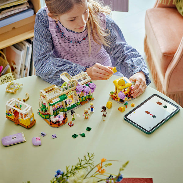 LEGO Friends 42671 — Cafenea cu multe plante și florărie – imagine 6