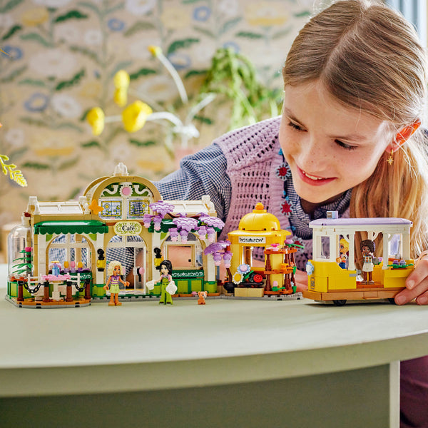 LEGO Friends 42671 — Cafenea cu multe plante și florărie – imagine 7