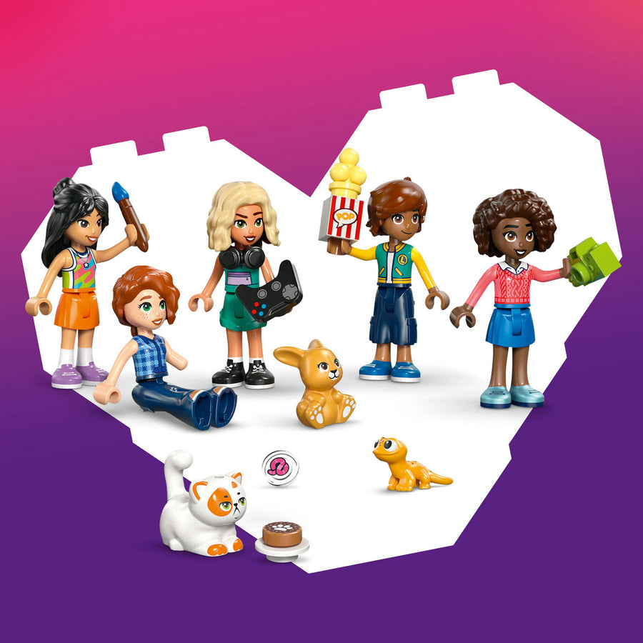LEGO Friends 42689 — Clubul prietenilor din orașul Heartlake – imagine 5