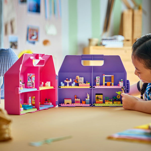 LEGO Friends 42697 — Valiză-căsuță de păpuși creativă – imagine 4