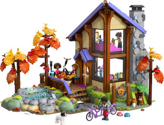 LEGO Friends 42705 — Cabană primitoare în pădure toamna